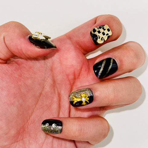 Glamorous Gift - Short, Round, Black