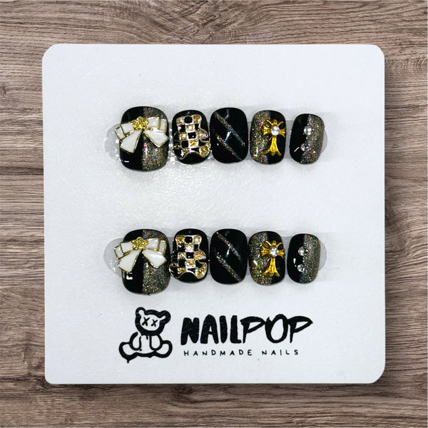 Glamorous Gift - Short, Round, Black